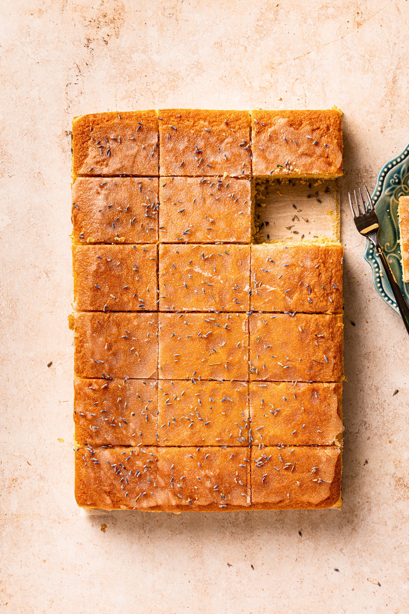Lemon Drizzle Traybake