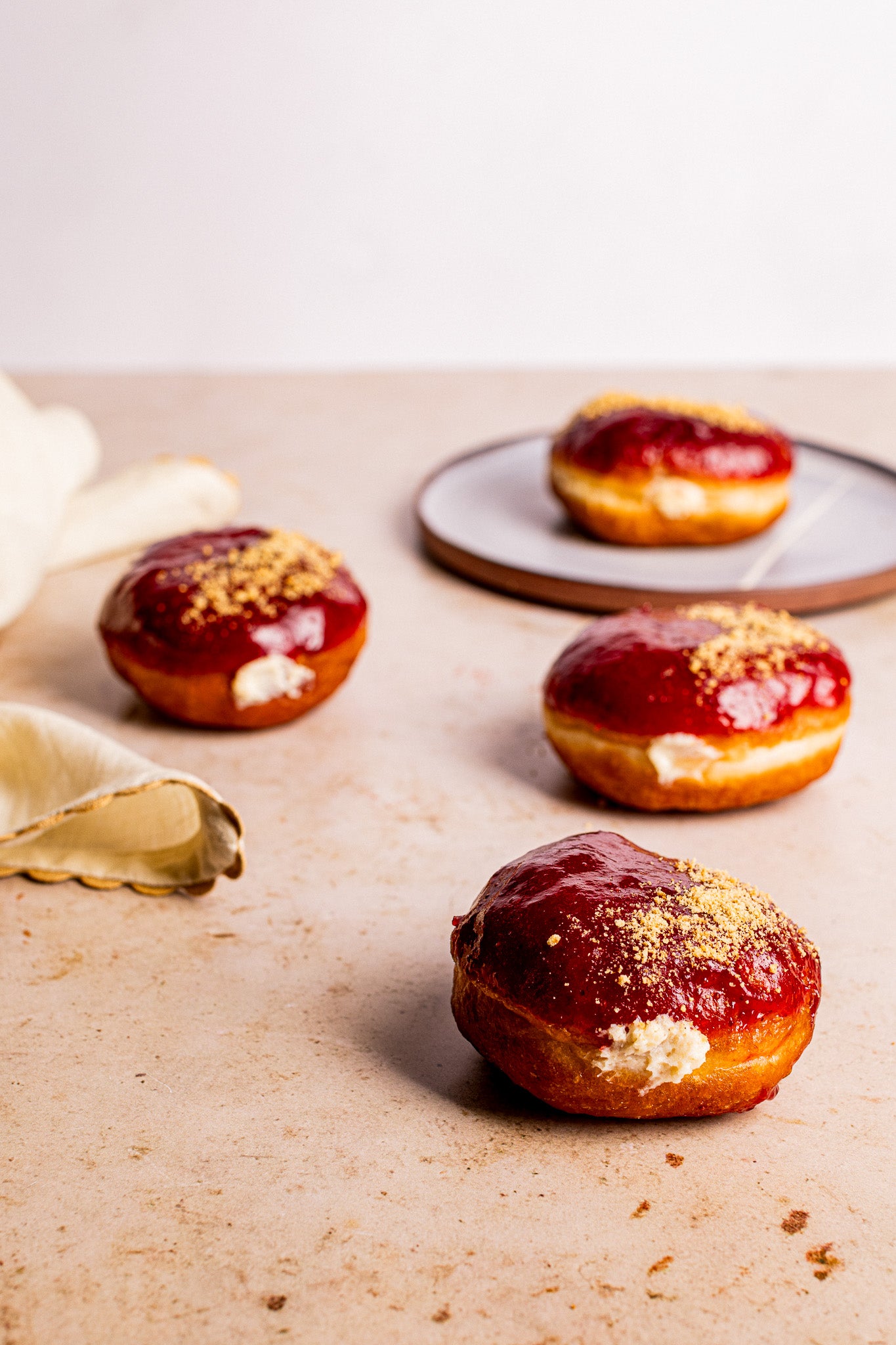 Strawberry Cheesecake Doughnuts / Box of 5