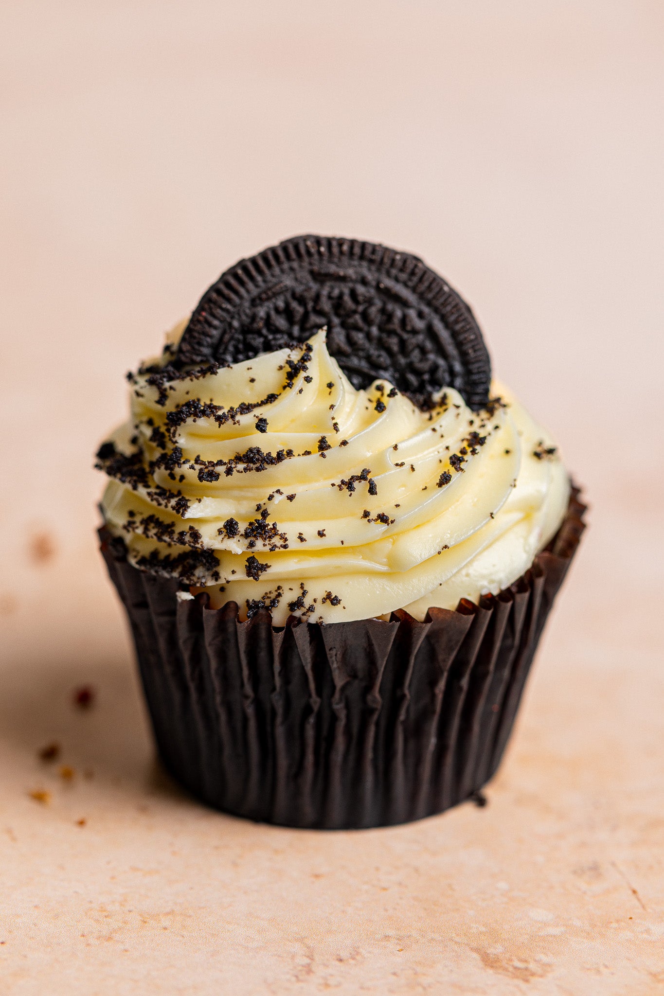 Oreo & Vanilla Buttercream Cupcake / Box of 6